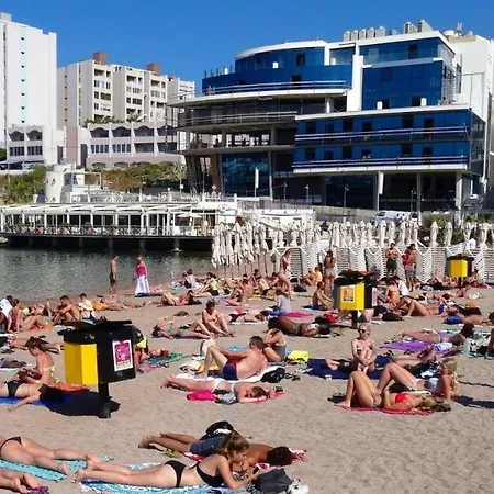 Perfect Location, Idyllic 2br *