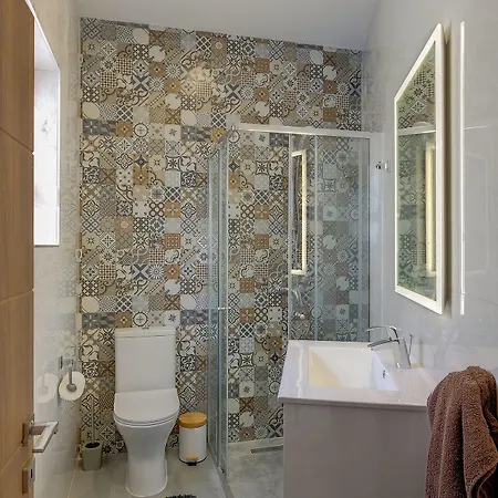 Perfect Location, Idyllic 2br * Слима