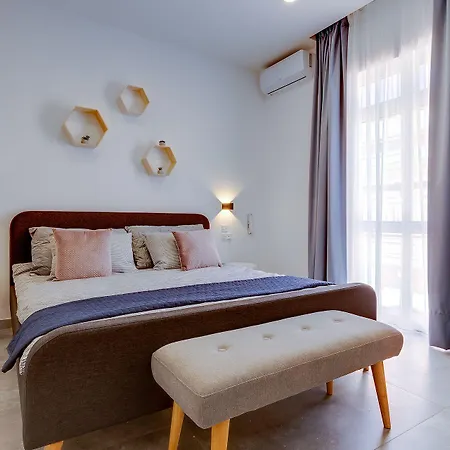 Perfect Location, Idyllic 2br Appartement