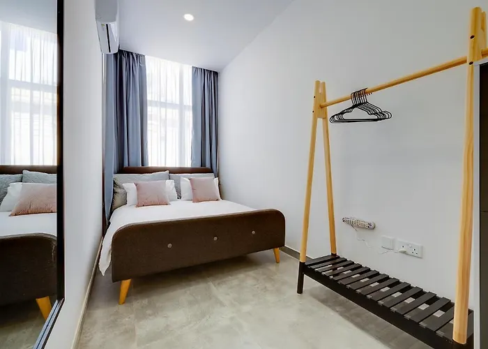 Perfect Location, Idyllic 2br Appartement