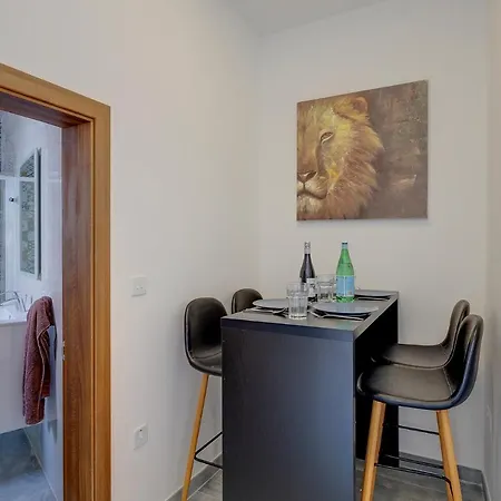 Perfect Location, Idyllic 2br Lejlighed Sliema